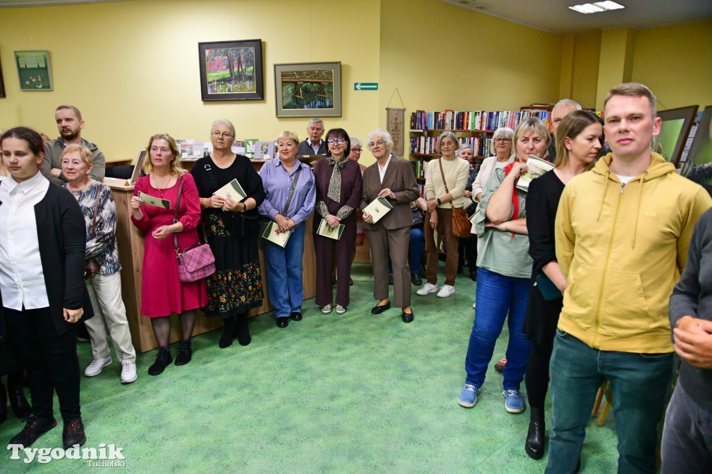  Osa w bibliotece. Marcin Ossowski ma pierwszy wernisaż!
