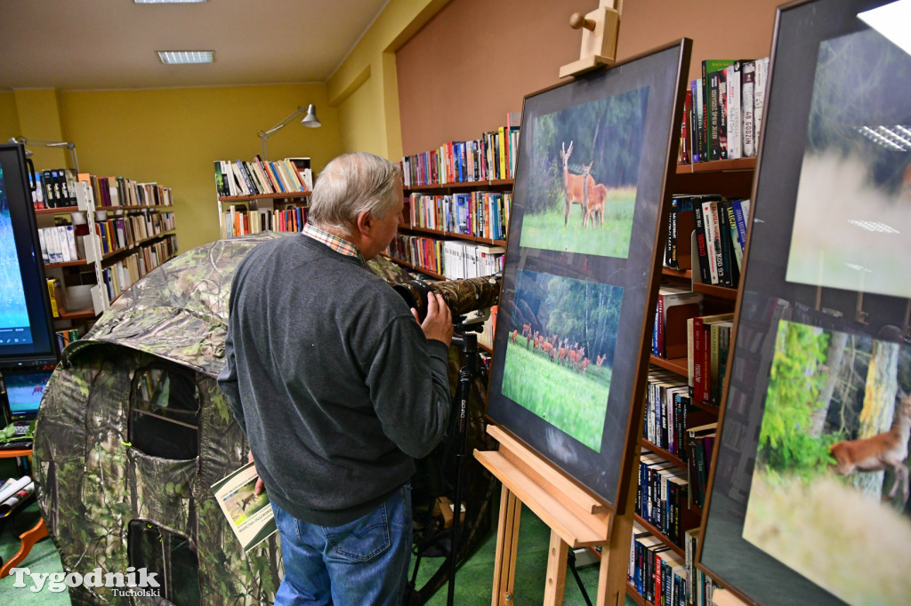  Osa w bibliotece. Marcin Ossowski ma pierwszy wernisaż!
