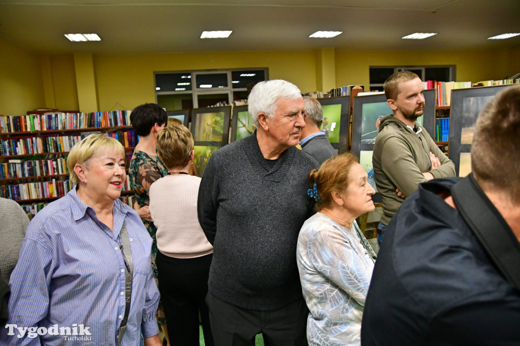  Osa w bibliotece. Marcin Ossowski ma pierwszy wernisaż!