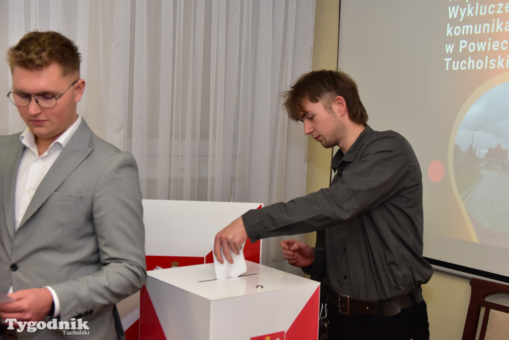 Młodzież o wykluczeniu komunikacyjnym w powiecie tucholskim. Skala problemu jest ogromna