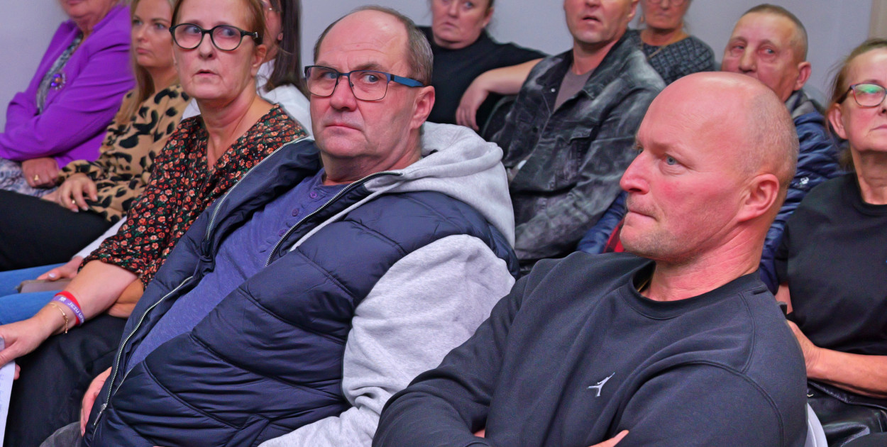 Słupy i sprawa farmy fotowoltaicznej. Spotkanie i co dalej?