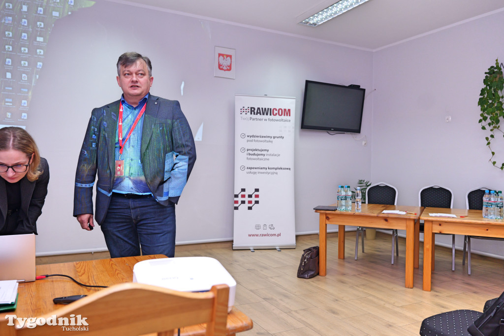 Słupy i sprawa farmy fotowoltaicznej. Spotkanie i co dalej?