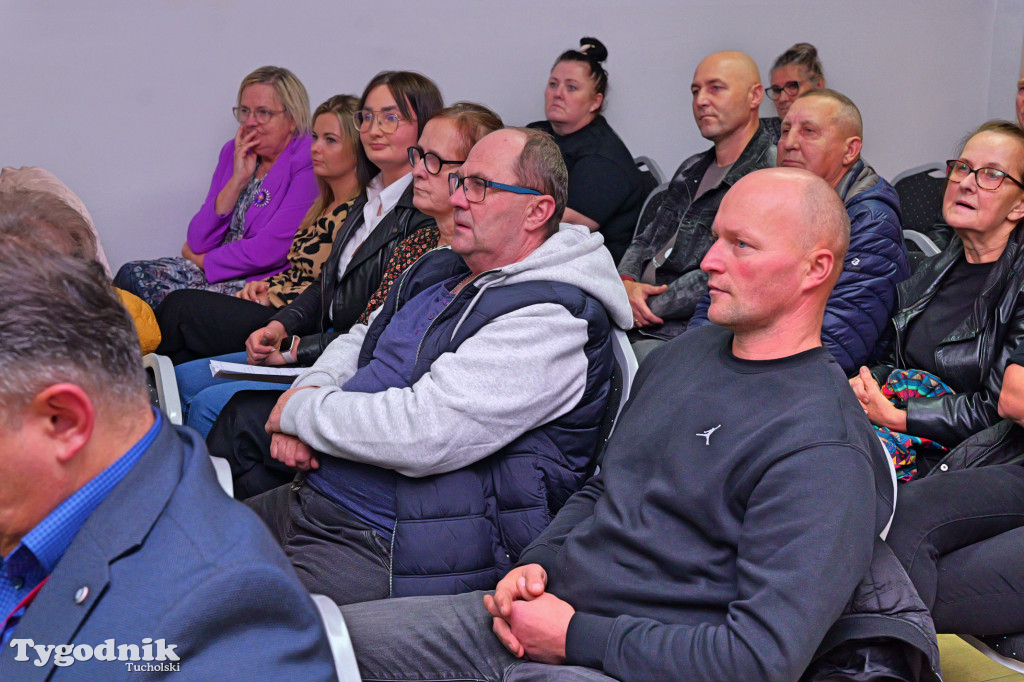 Słupy i sprawa farmy fotowoltaicznej. Spotkanie i co dalej?