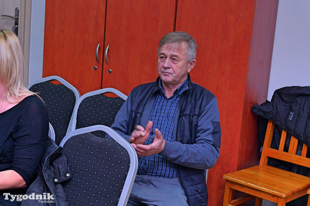 Słupy i sprawa farmy fotowoltaicznej. Spotkanie i co dalej?