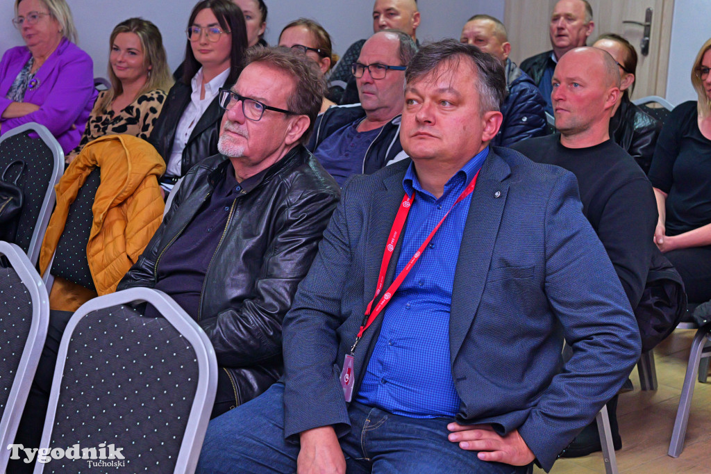 Słupy i sprawa farmy fotowoltaicznej. Spotkanie i co dalej?