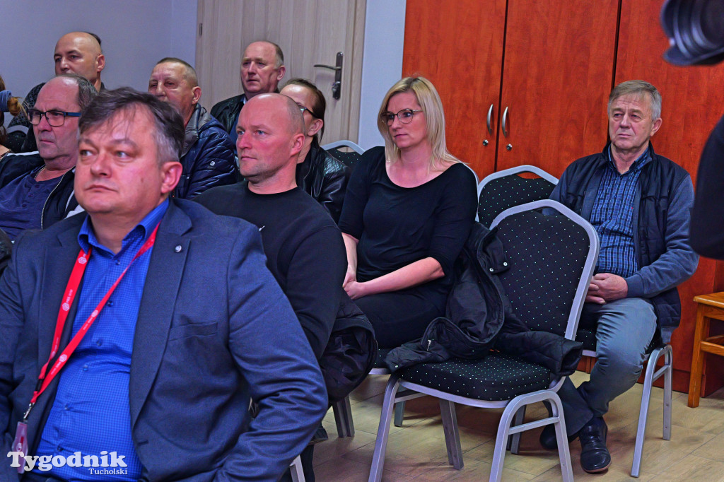 Słupy i sprawa farmy fotowoltaicznej. Spotkanie i co dalej?