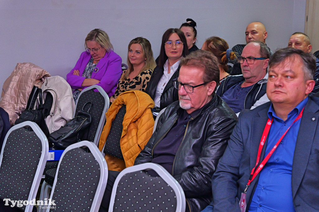 Słupy i sprawa farmy fotowoltaicznej. Spotkanie i co dalej?