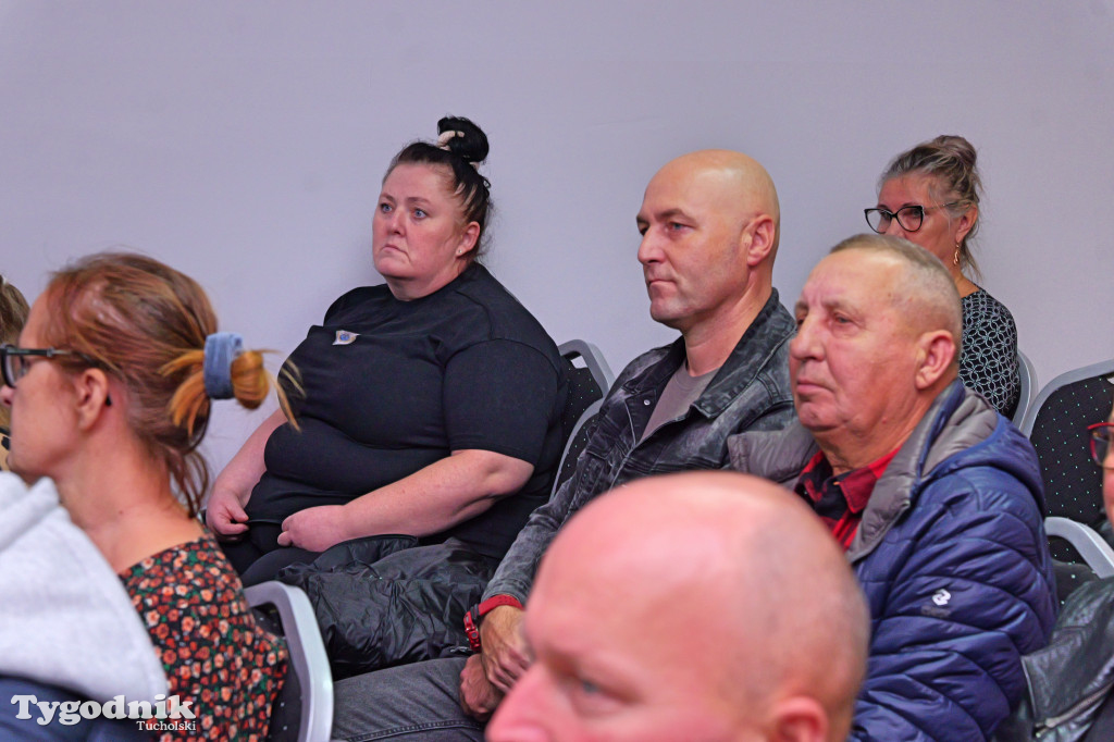 Słupy i sprawa farmy fotowoltaicznej. Spotkanie i co dalej?