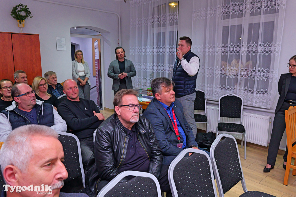 Słupy i sprawa farmy fotowoltaicznej. Spotkanie i co dalej?