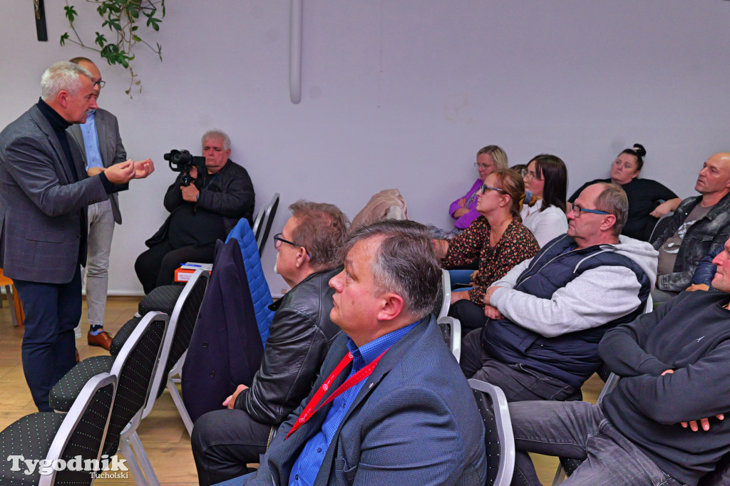 Słupy i sprawa farmy fotowoltaicznej. Spotkanie i co dalej?