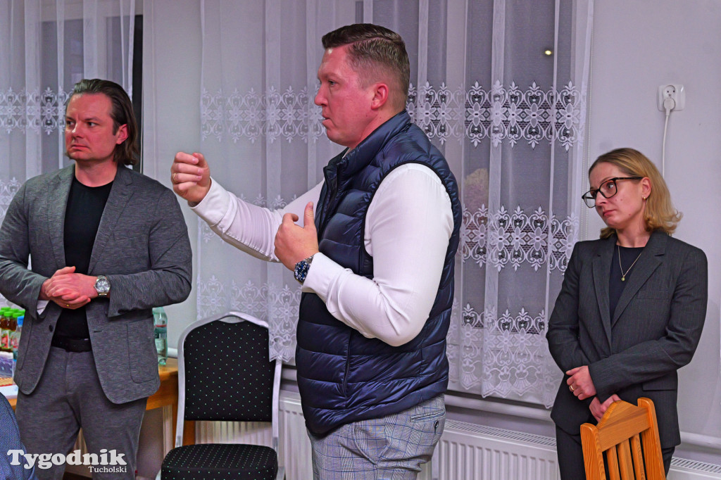 Słupy i sprawa farmy fotowoltaicznej. Spotkanie i co dalej?