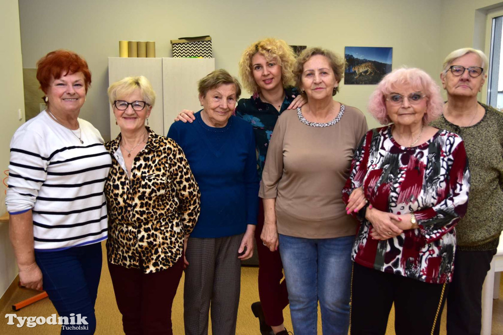 Dzieci z SP nr 2 z wizytą w Klubie seniora w Tucholi