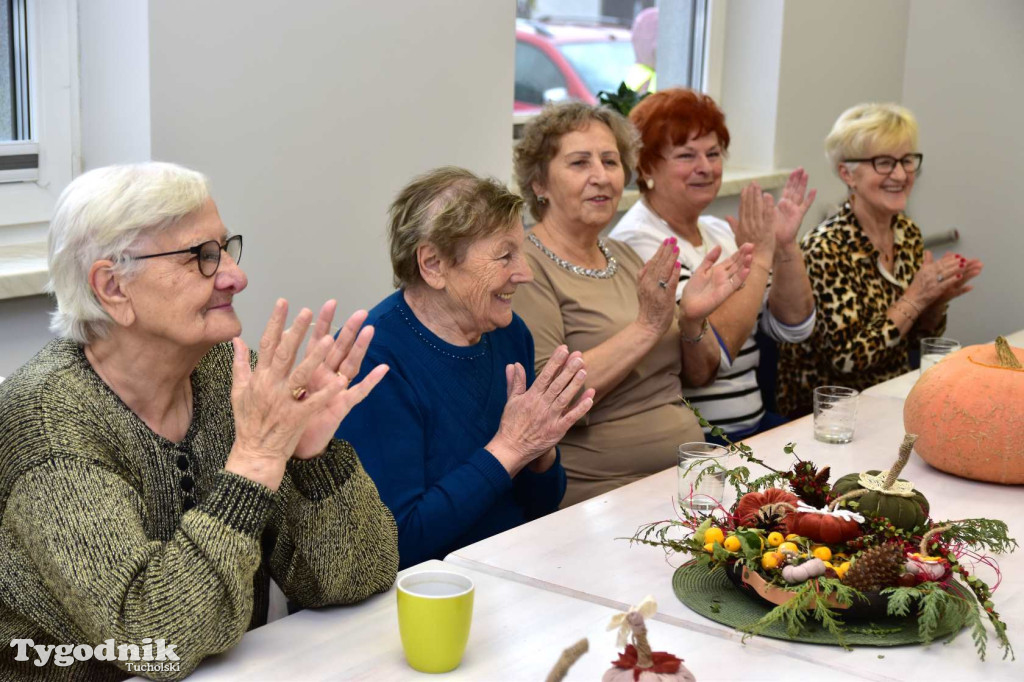 Dzieci z SP nr 2 z wizytą w Klubie seniora w Tucholi