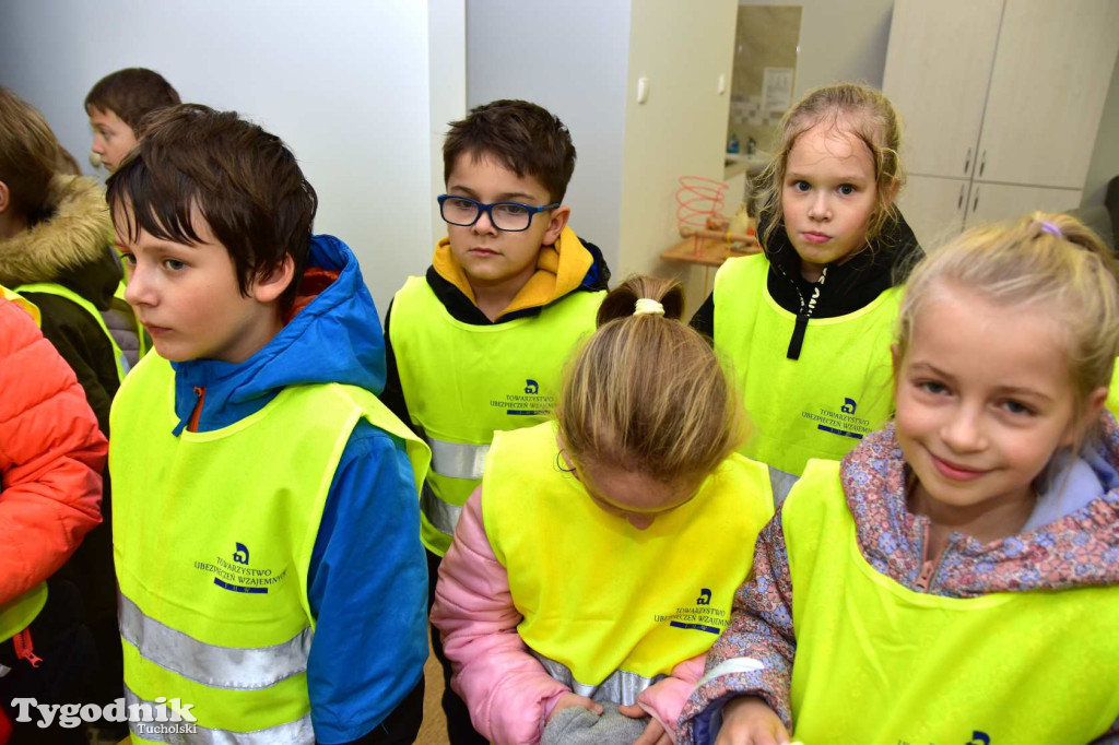 Dzieci z SP nr 2 z wizytą w Klubie seniora w Tucholi