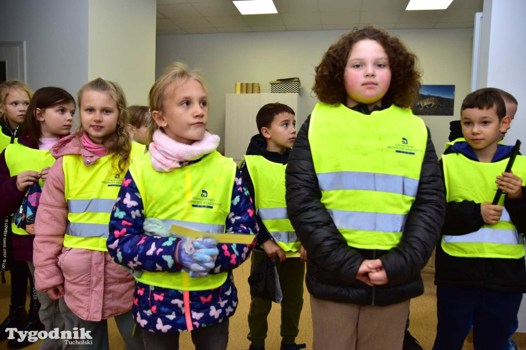 Dzieci z SP nr 2 z wizytą w Klubie seniora w Tucholi