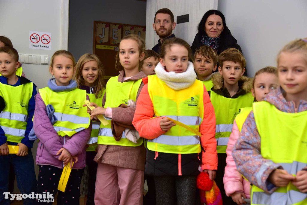 Dzieci z SP nr 2 z wizytą w Klubie seniora w Tucholi