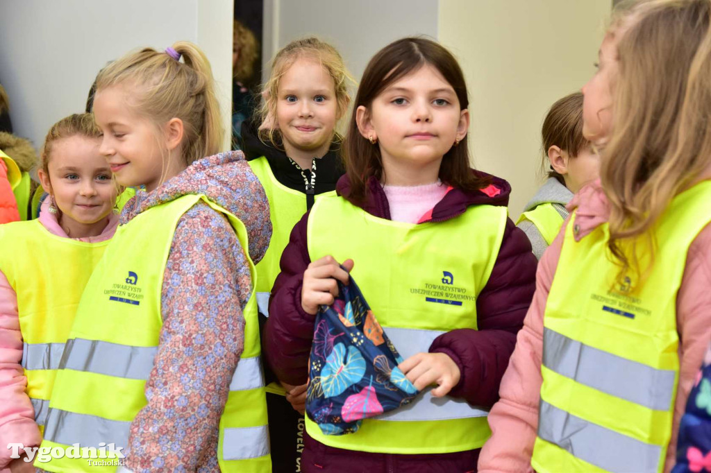 Dzieci z SP nr 2 z wizytą w Klubie seniora w Tucholi