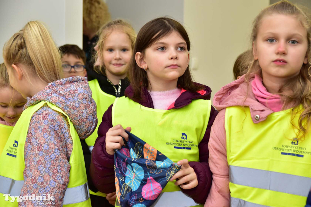 Dzieci z SP nr 2 z wizytą w Klubie seniora w Tucholi