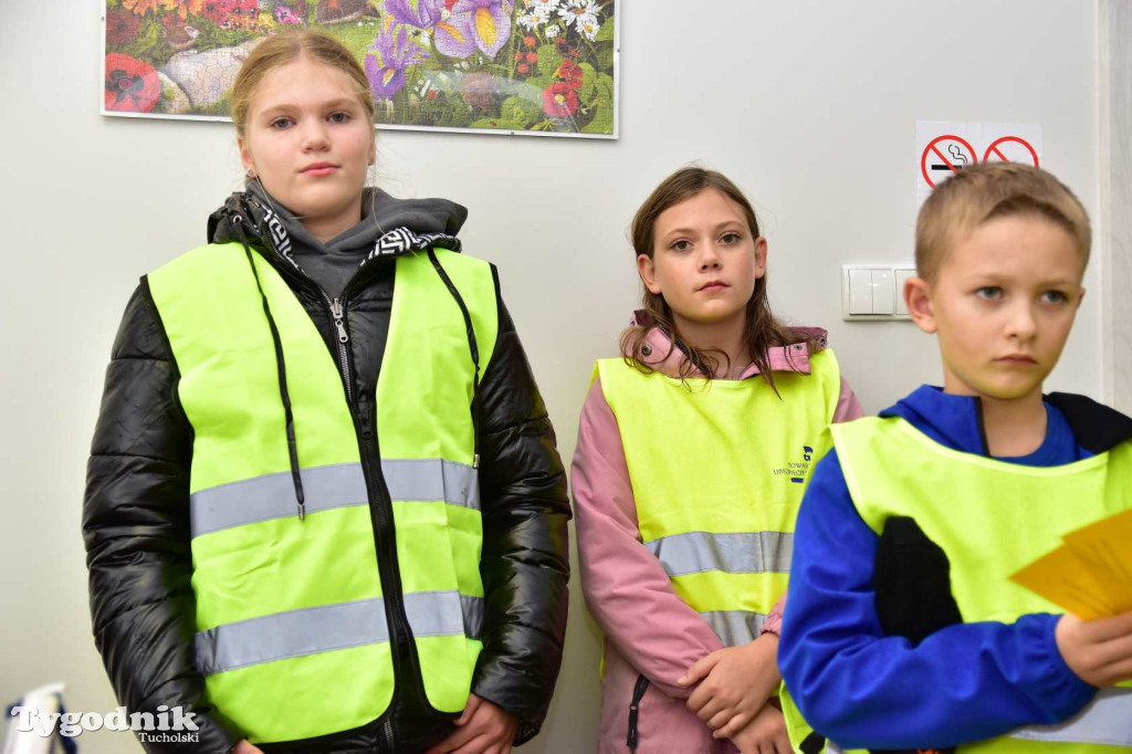 Dzieci z SP nr 2 z wizytą w Klubie seniora w Tucholi