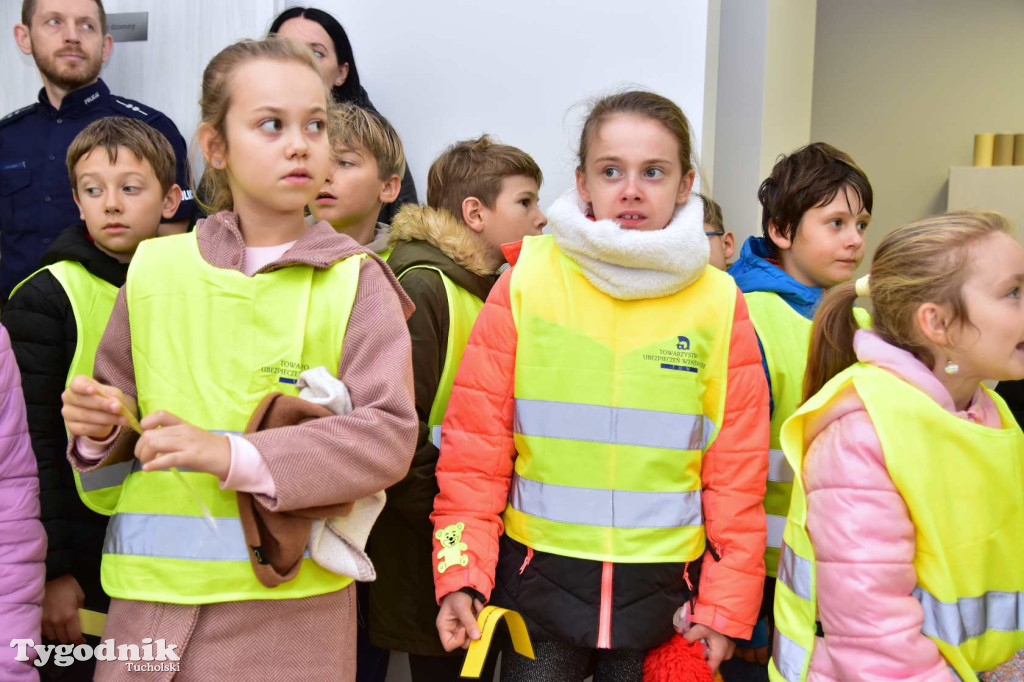 Dzieci z SP nr 2 z wizytą w Klubie seniora w Tucholi