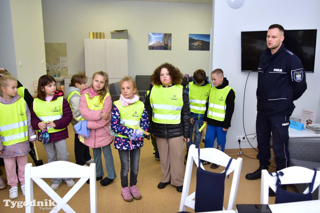 Dzieci z SP nr 2 z wizytą w Klubie seniora w Tucholi