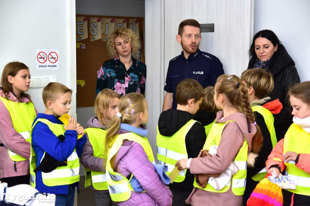 Dzieci z SP nr 2 z wizytą w Klubie seniora w Tucholi