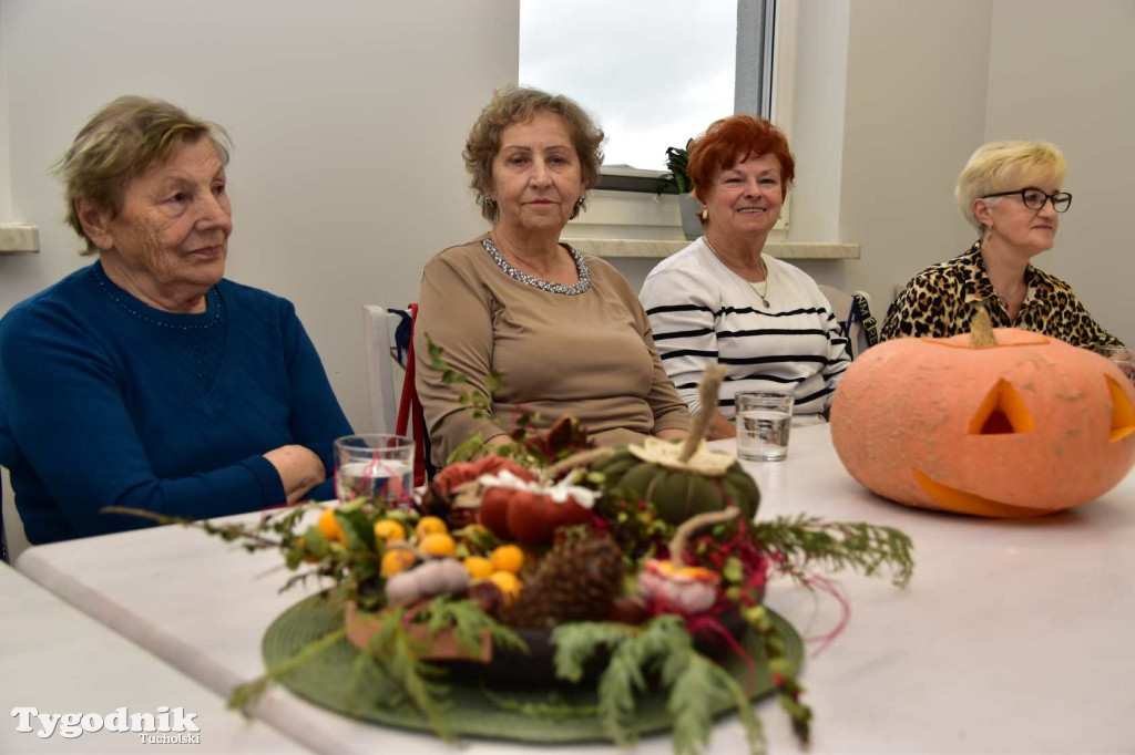 Dzieci z SP nr 2 z wizytą w Klubie seniora w Tucholi