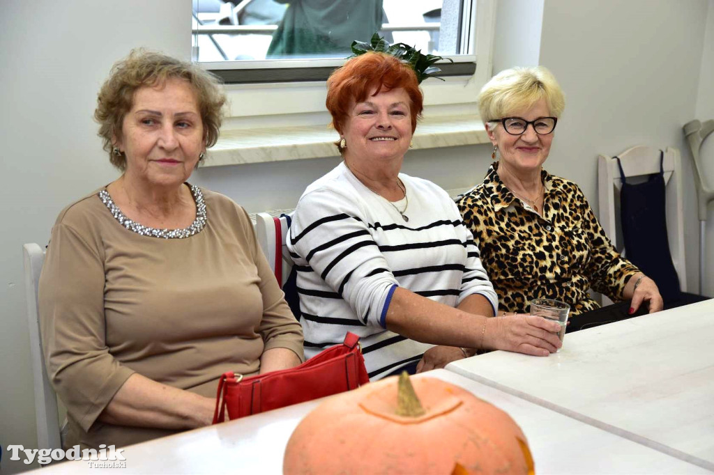 Dzieci z SP nr 2 z wizytą w Klubie seniora w Tucholi