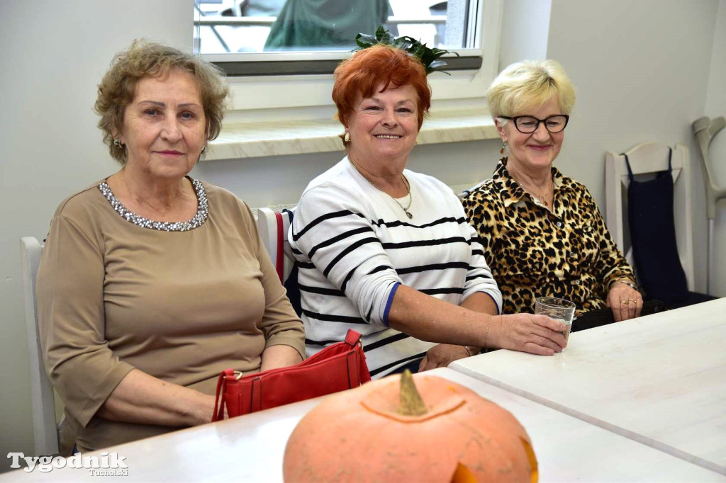 Dzieci z SP nr 2 z wizytą w Klubie seniora w Tucholi