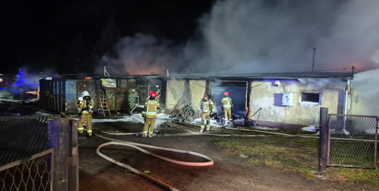 Tuchola. Pożar skupu złomu na ul. Chopina
