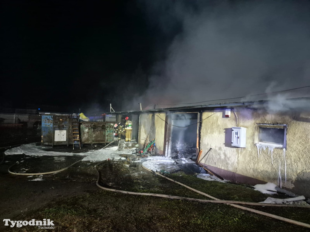 Tuchola. Pożar skupu złomu na ul. Chopina