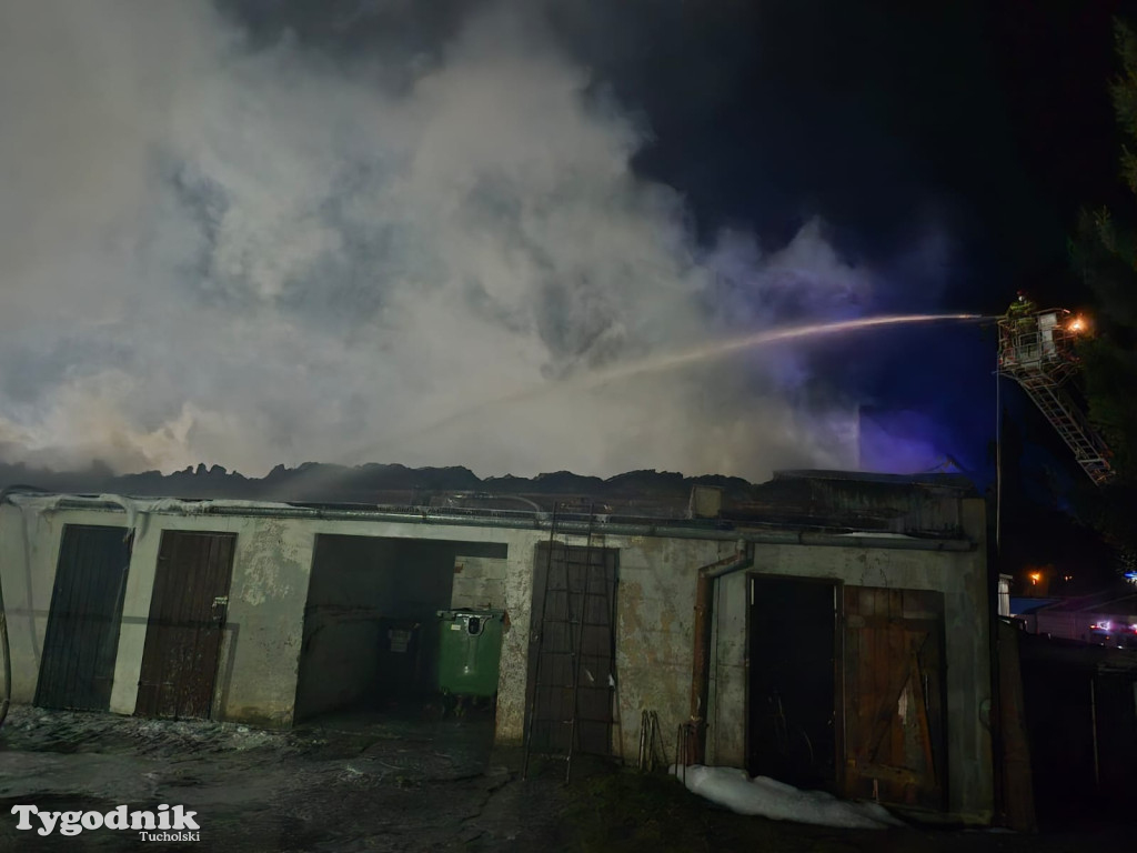 Tuchola. Pożar skupu złomu na ul. Chopina