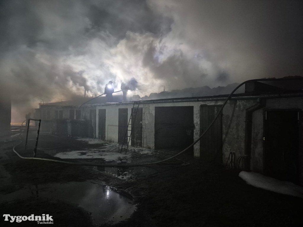 Tuchola. Pożar skupu złomu na ul. Chopina