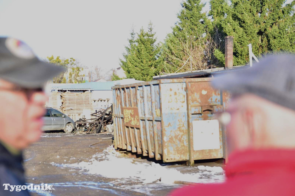 Pożar skupu złomu, stolarni, warsztatu w Tucholi – 31.10.25 r.