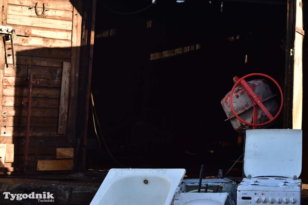 Pożar skupu złomu, stolarni, warsztatu w Tucholi – 31.10.25 r.