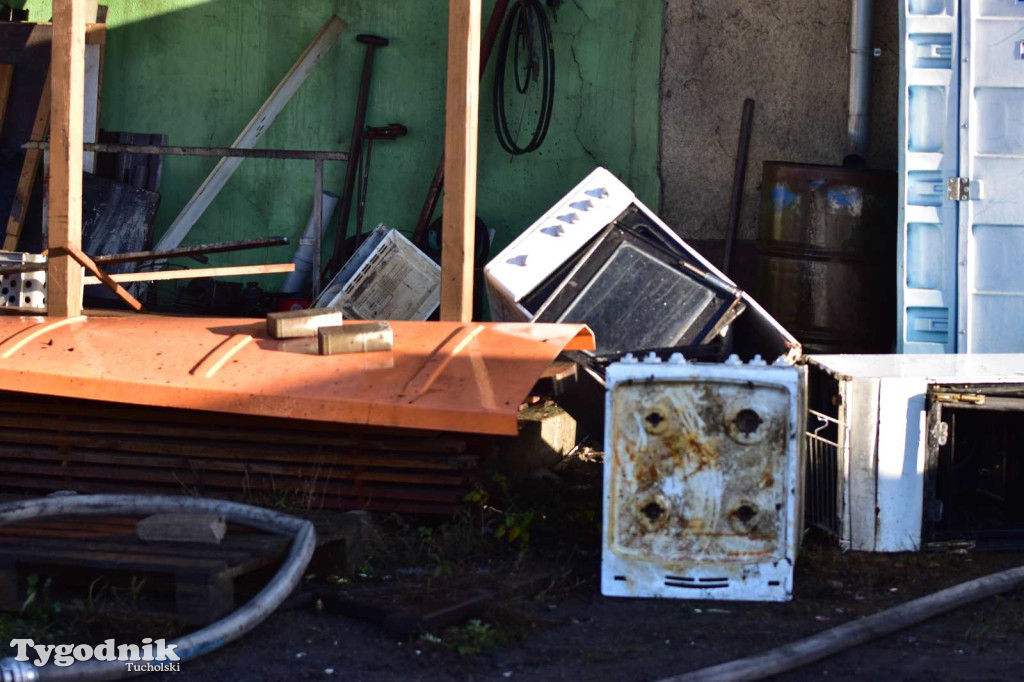 Pożar skupu złomu, stolarni, warsztatu w Tucholi – 31.10.25 r.