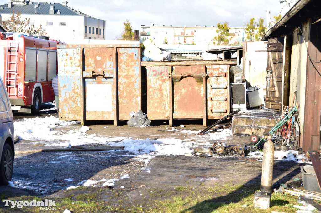 Pożar skupu złomu, stolarni, warsztatu w Tucholi – 31.10.25 r.