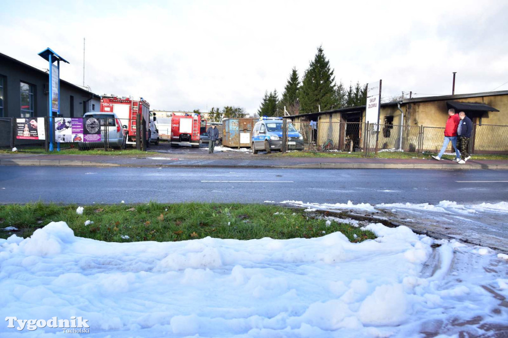 Pożar skupu złomu, stolarni, warsztatu w Tucholi – 31.10.25 r.