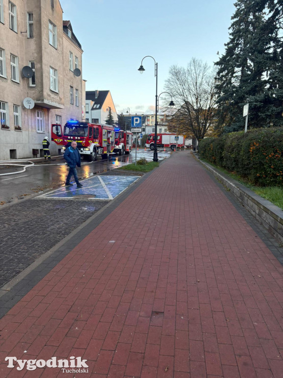 Pożar skupu złomu, stolarni, warsztatu w Tucholi – 31.10.25 r.