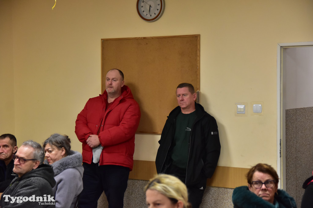 Co z blachami na drodze w Wełpinie? Powiat przyjechał zapowiedzieć zmiany!