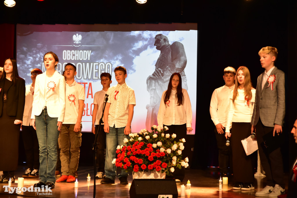 Śliwice: W wyjątkowy sposób upamiętnili najważniejsze lata dla naszego narodu