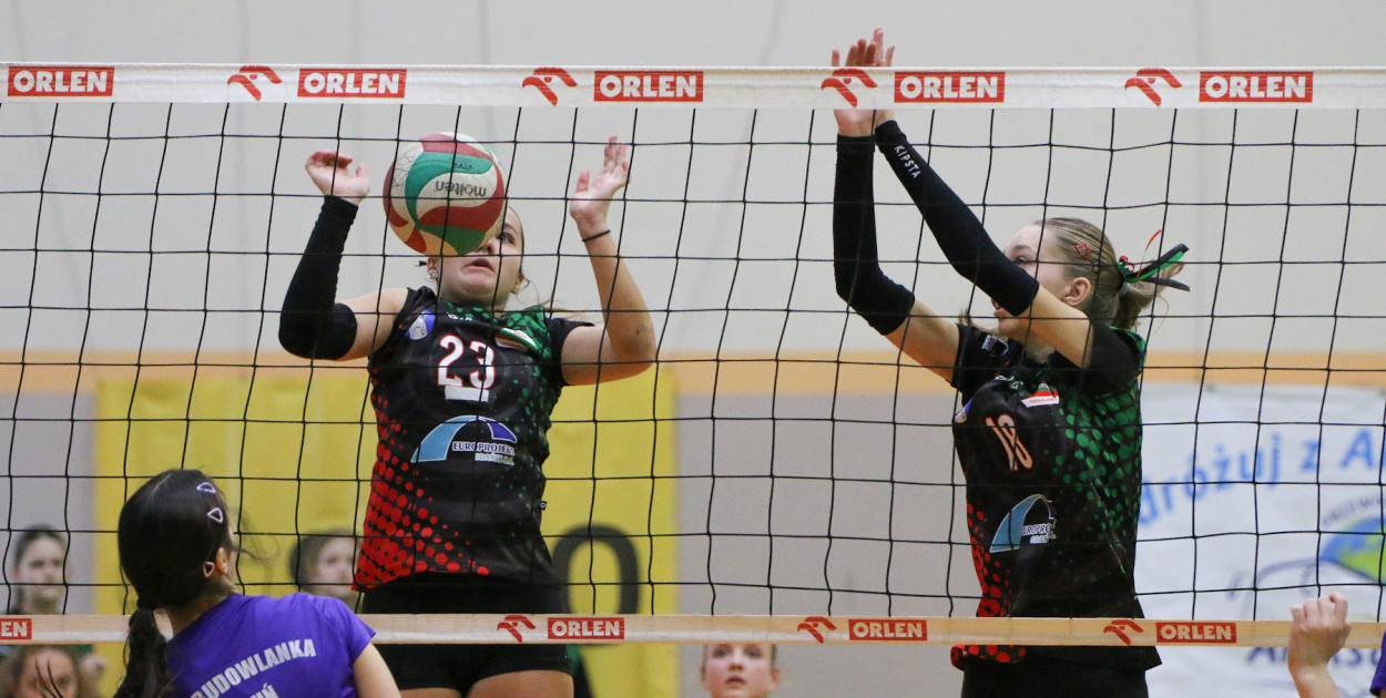 Siatkówka - liga wojewódzka młodziczek: dwa turnieje w Tucholi