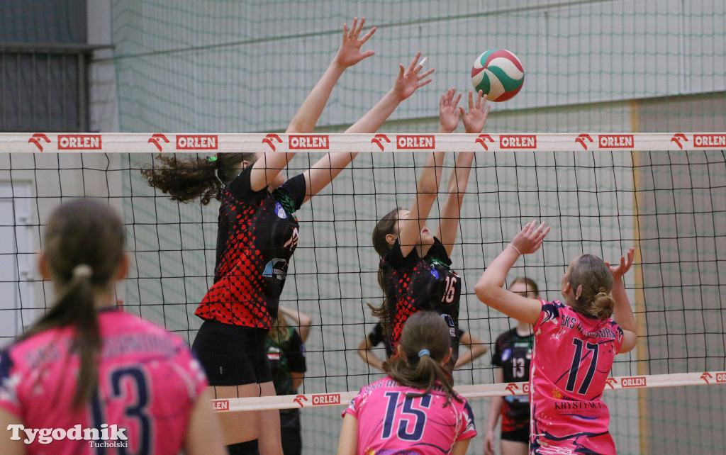 Siatkówka - liga wojewódzka młodziczek: dwa turnieje w Tucholi