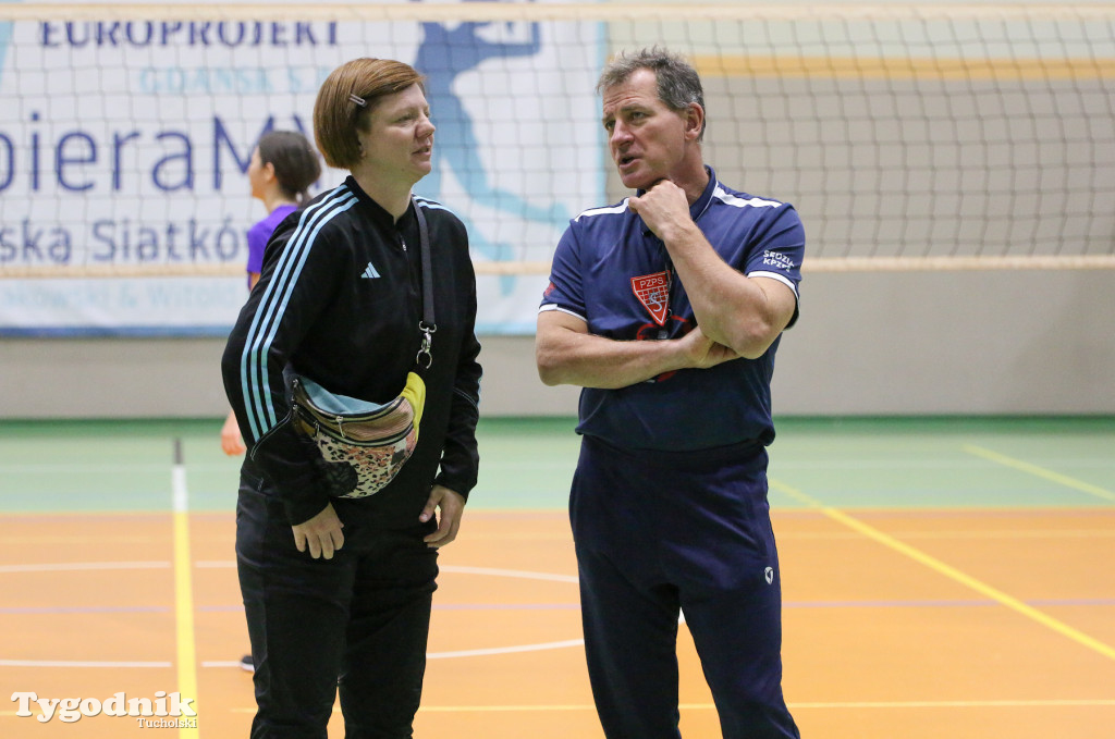 Siatkówka - liga wojewódzka młodziczek: dwa turnieje w Tucholi