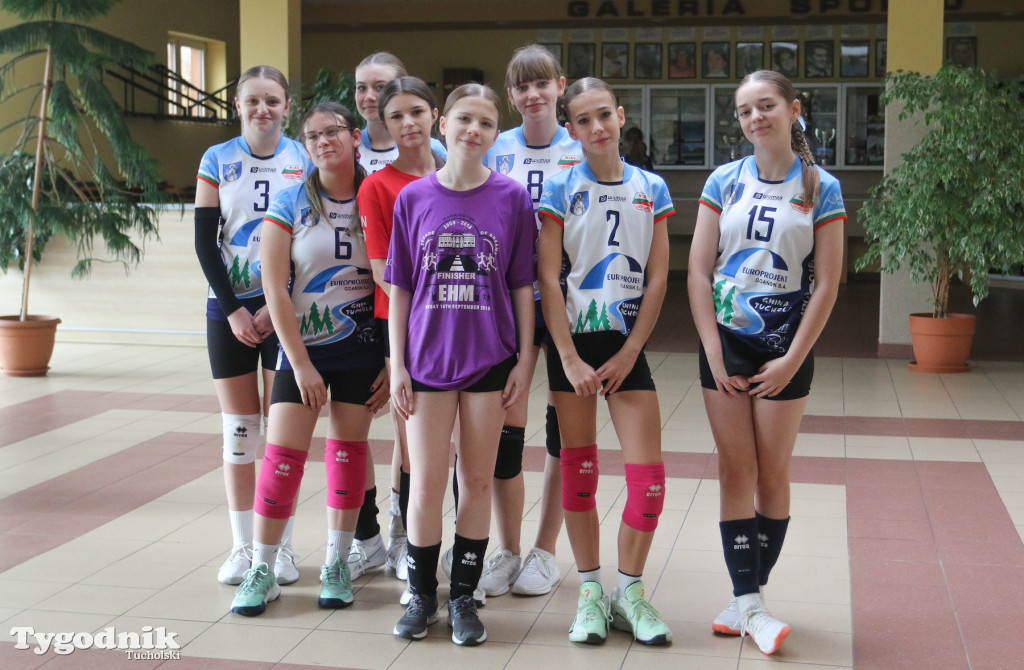Siatkówka - liga wojewódzka młodziczek: dwa turnieje w Tucholi