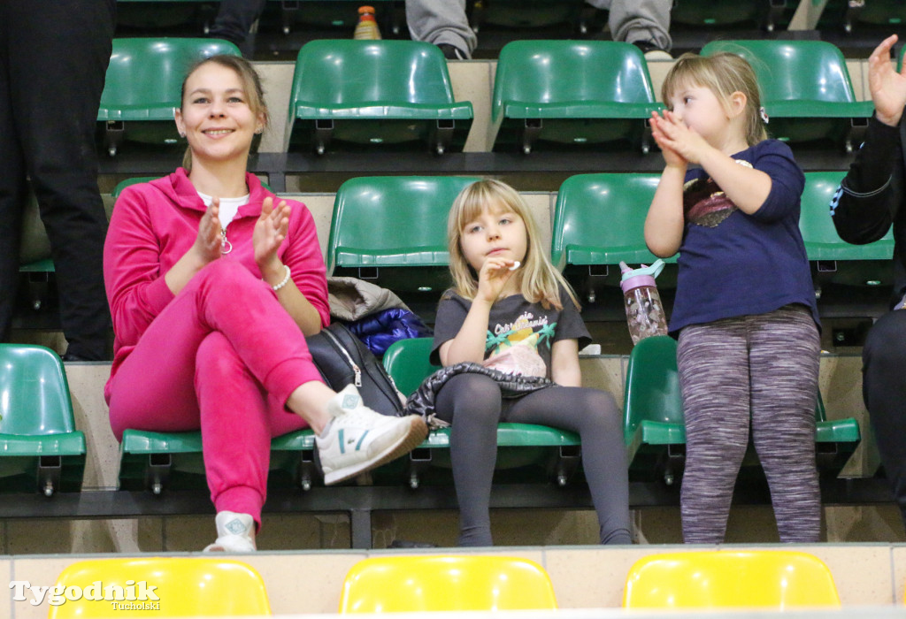 Siatkówka - liga wojewódzka młodziczek: dwa turnieje w Tucholi