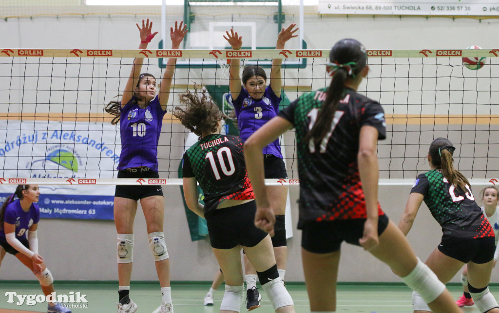 Siatkówka - liga wojewódzka młodziczek: dwa turnieje w Tucholi