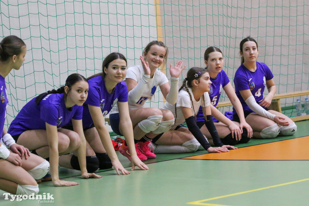 Siatkówka - liga wojewódzka młodziczek: dwa turnieje w Tucholi