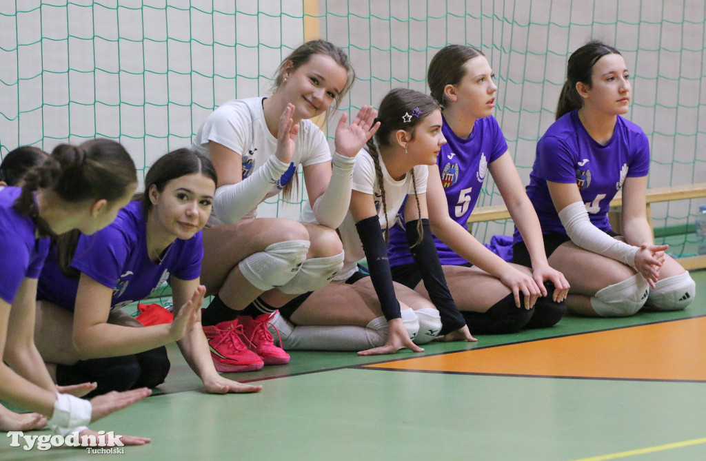 Siatkówka - liga wojewódzka młodziczek: dwa turnieje w Tucholi