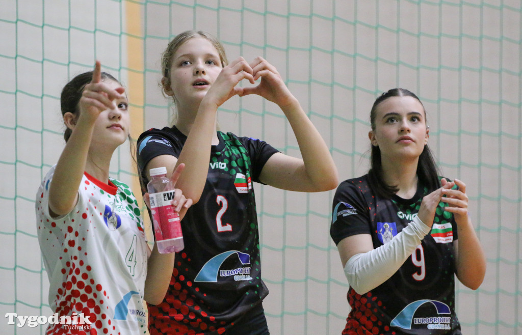 Siatkówka - liga wojewódzka młodziczek: dwa turnieje w Tucholi